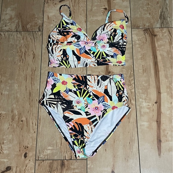 Old Navy Other - Old Navy, bikini set with high waisted bottoms, women’s size small/medium